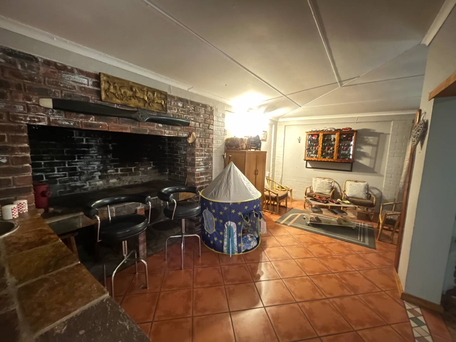 4 Bedroom Property for Sale in Kanoneiland Northern Cape
